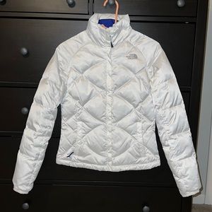 WHITE NORTHFACE COAT